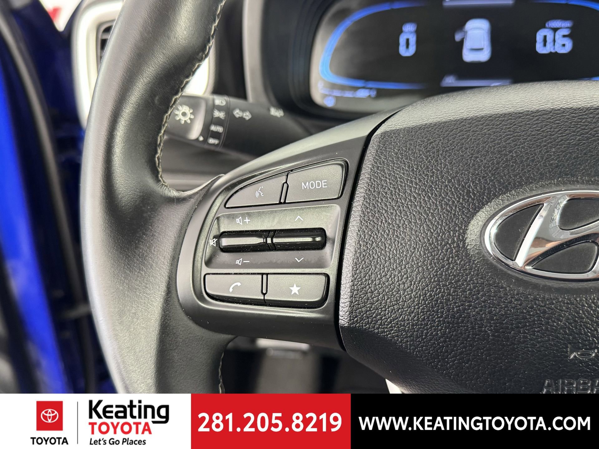 Used 2023 Hyundai Venue SEL image 27