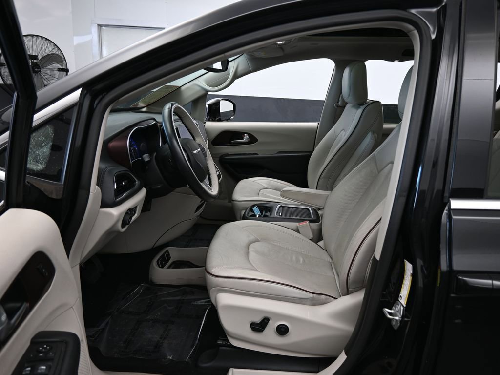 Used 2019 Chrysler Pacifica Limited image 12