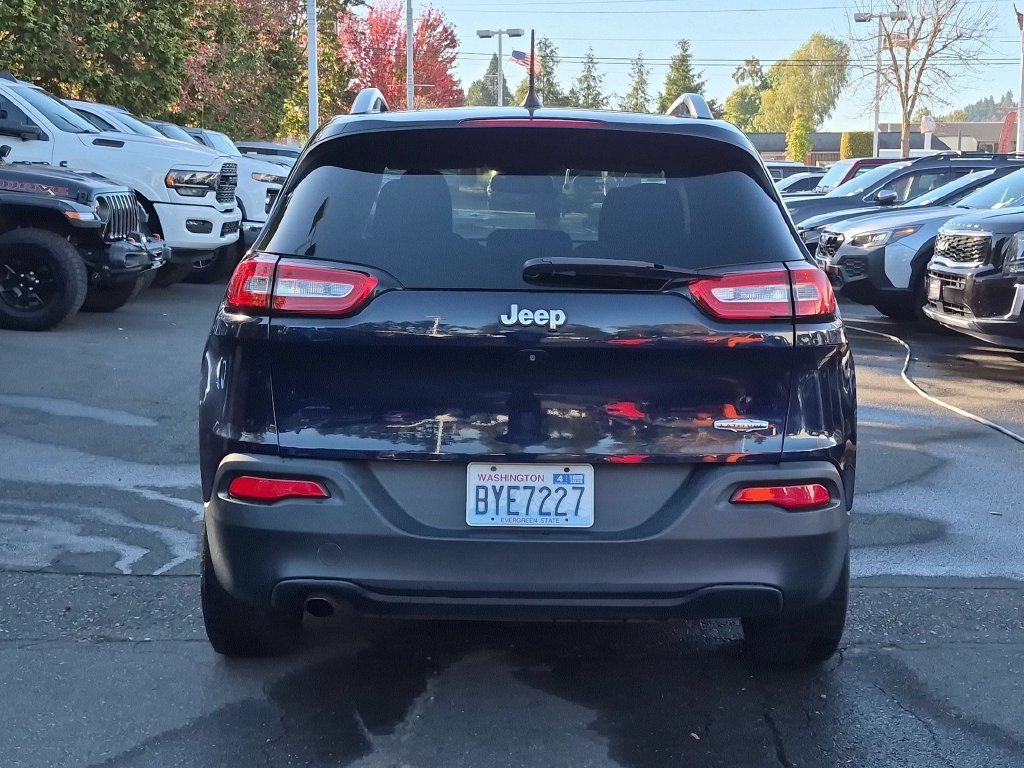 Used 2016 Jeep Cherokee Latitude FWD image 6