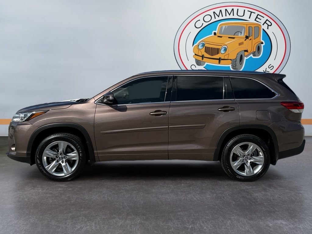 Used 2017 Toyota Highlander Limited FWD image 3