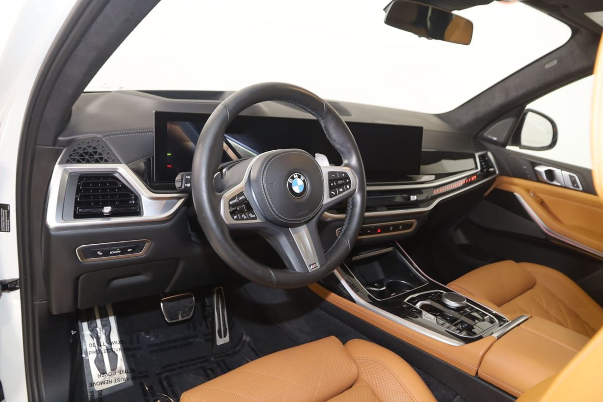 Used 2024 BMW X7 xDrive40i w/ M Sport Package AWD/4WD image 30
