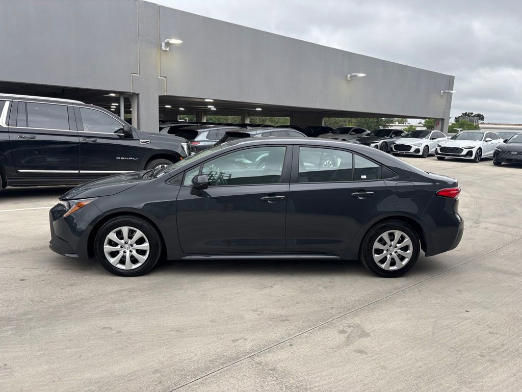 Used 2025 Toyota Corolla LE FWD image 9