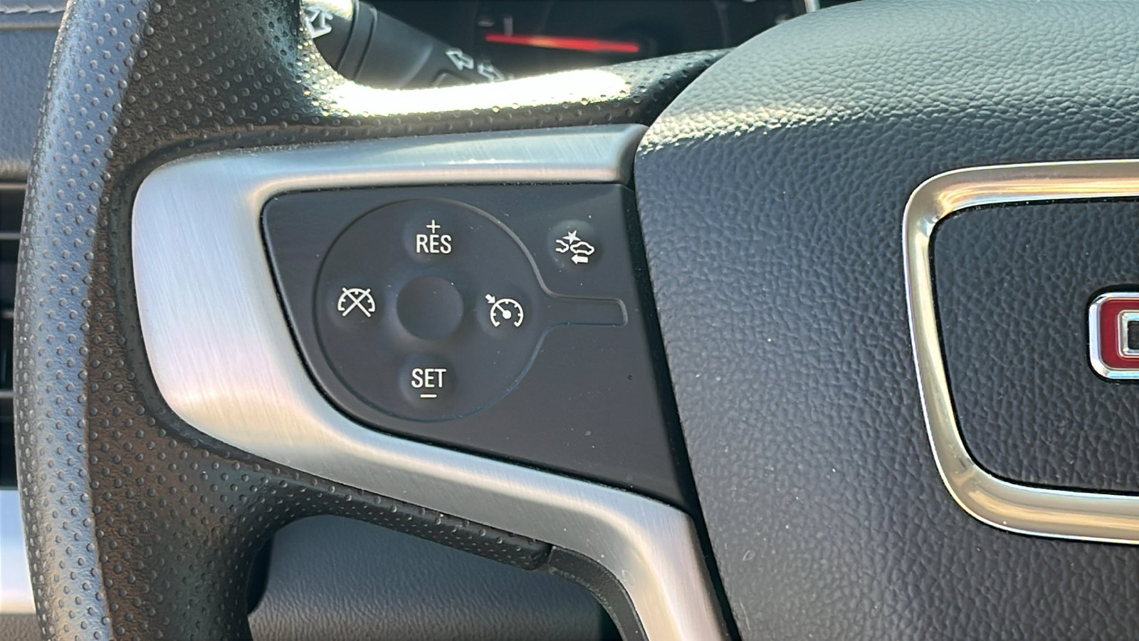 Certified 2024 GMC Terrain SLE image 16