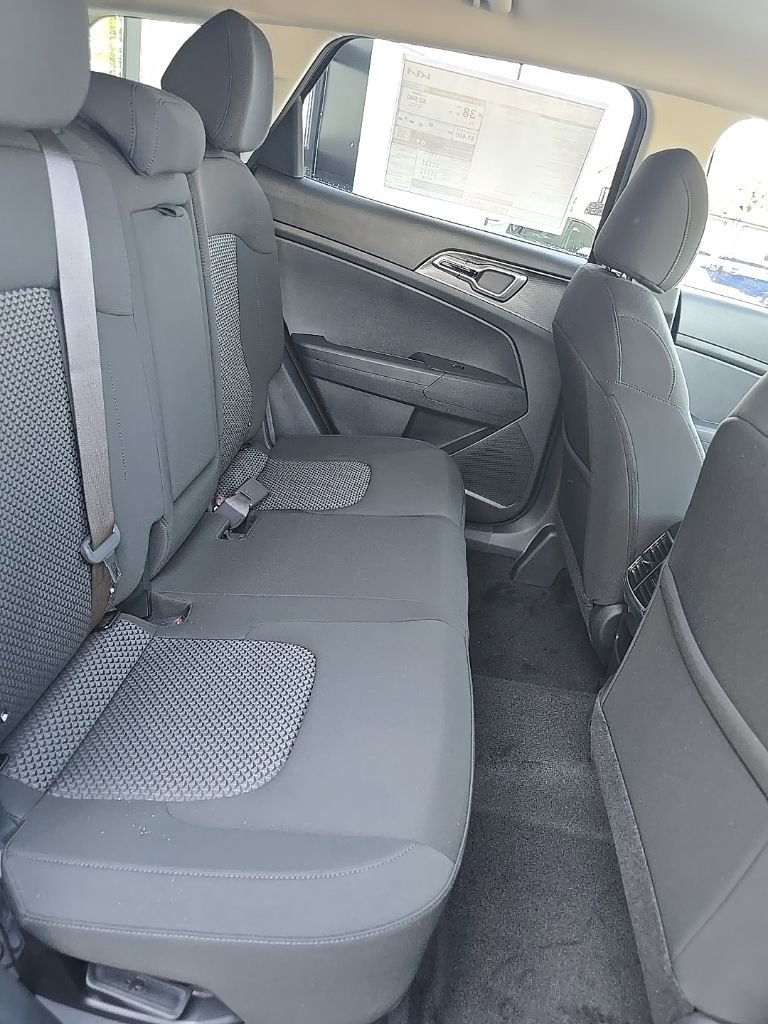 New 2025 Kia Sportage LX image 11