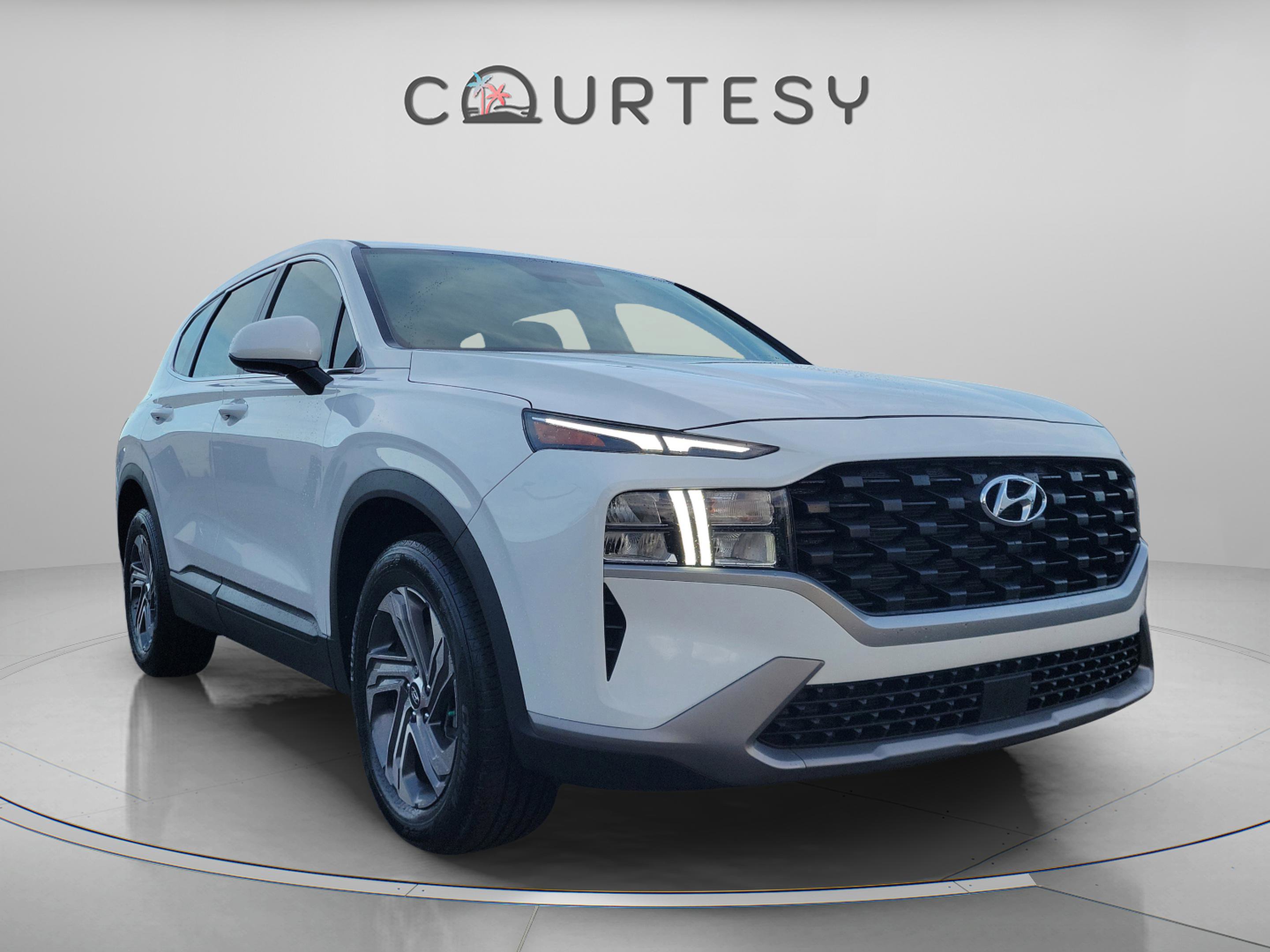 Used 2023 Hyundai Santa Fe SE image 4