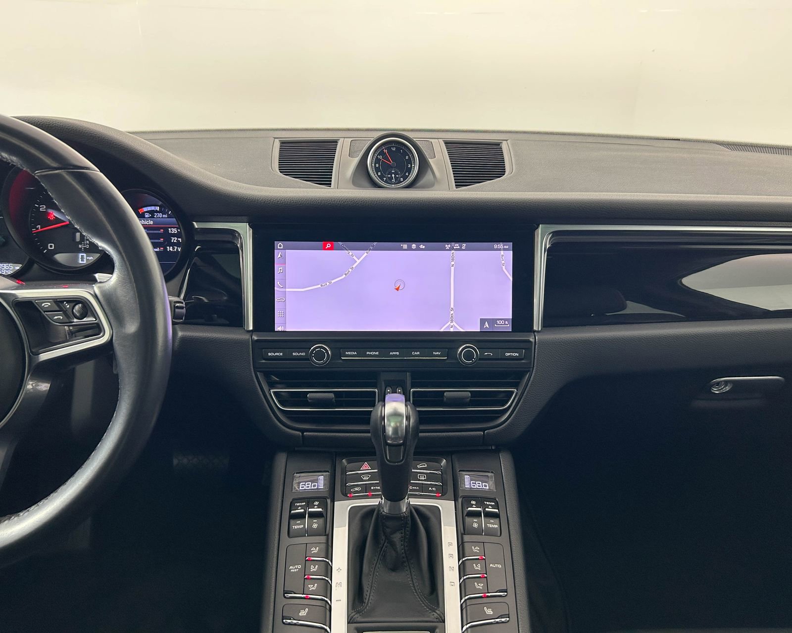 Used 2021 Porsche Macan image 19