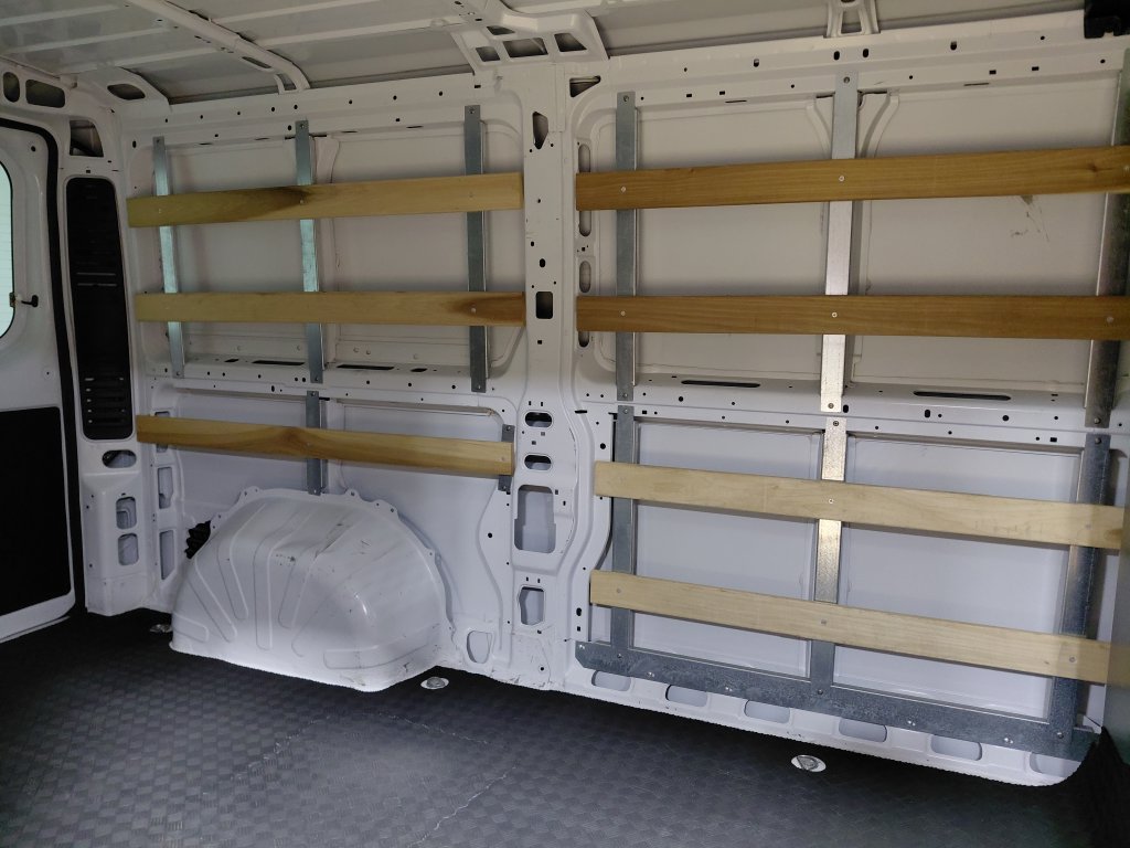 Used 2025 RAM ProMaster 2500 w/ U-Haul Equipment Group FWD image 37