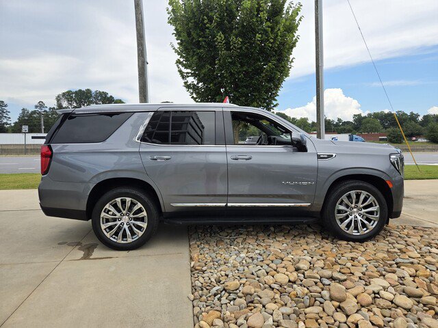 Used 2022 GMC Yukon SLT w/ SLT Luxury Package RWD image 6