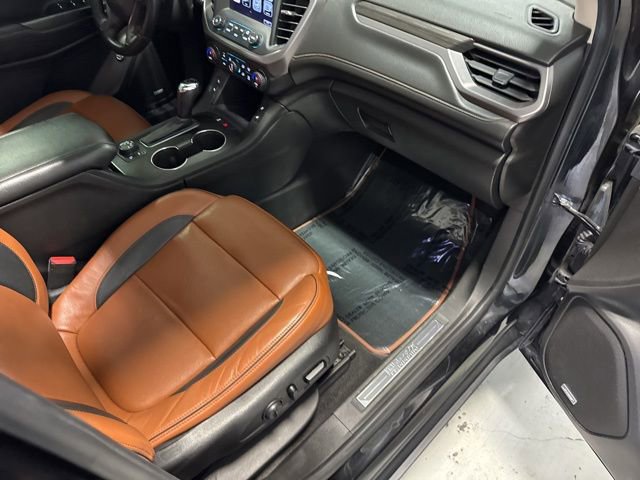 Used 2017 GMC Acadia SLT image 28