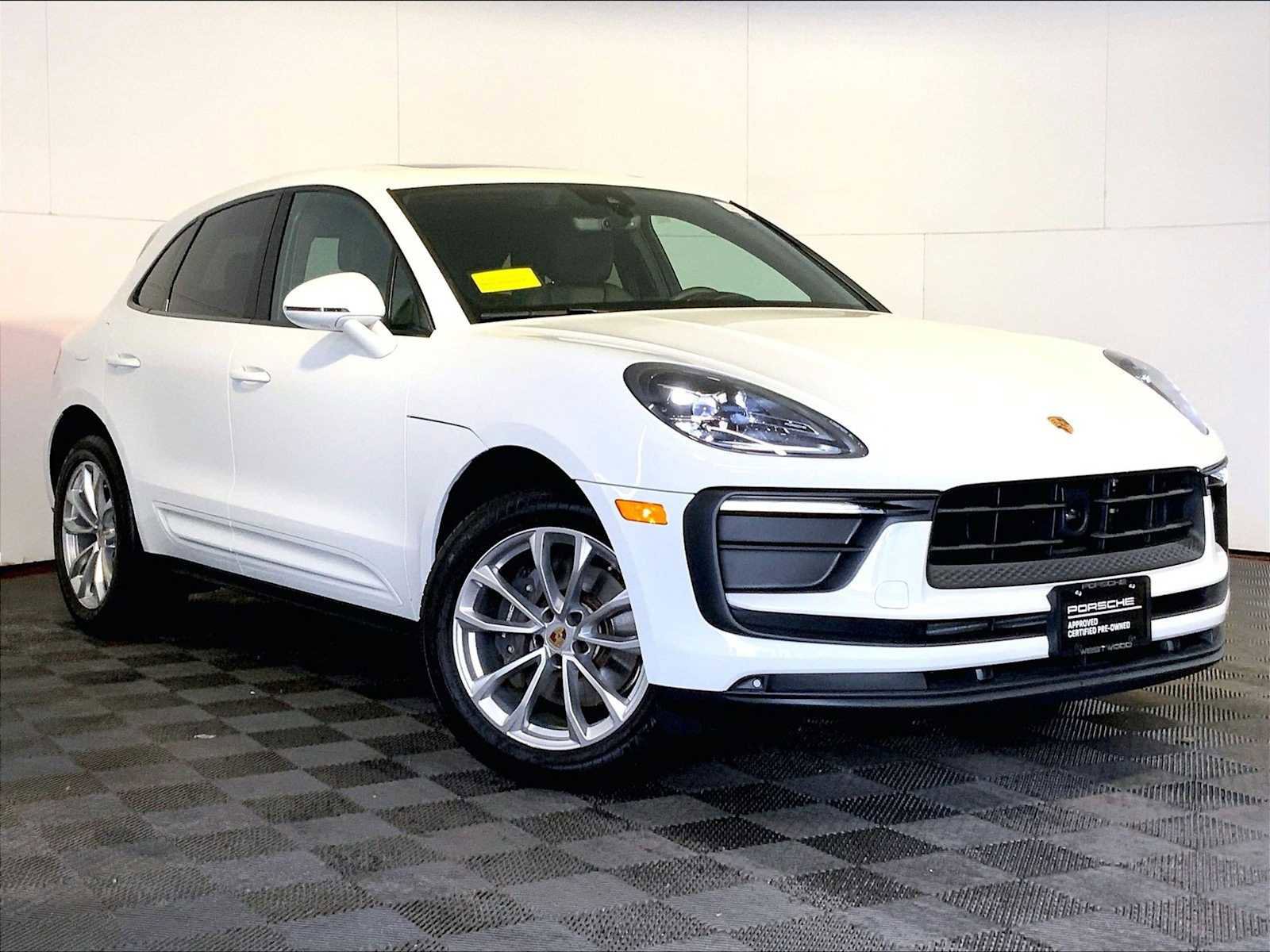 Certified 2023 Porsche Macan image 9