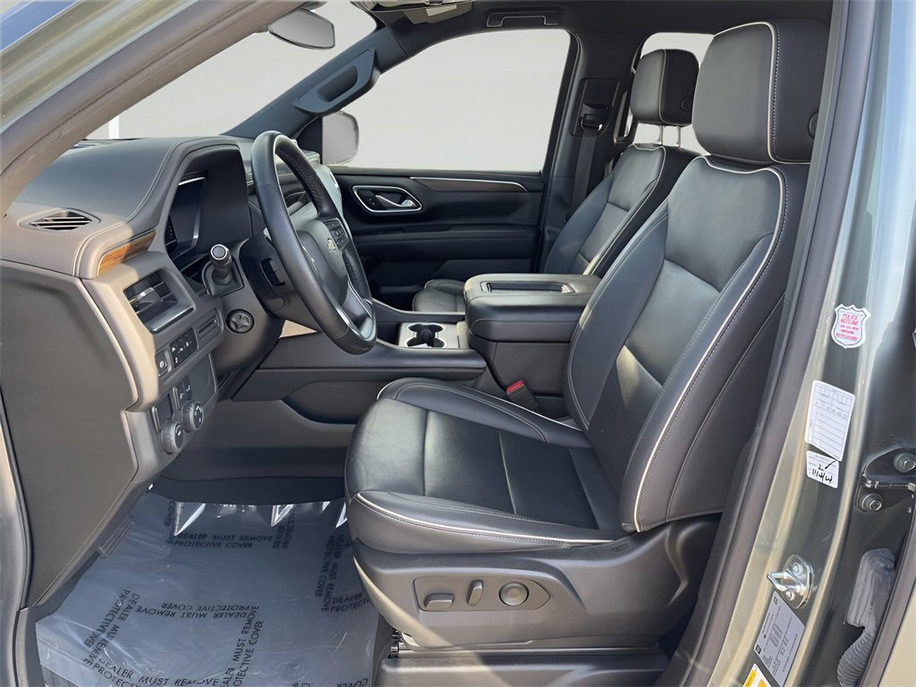 Used 2023 Chevrolet Suburban Premier image 10