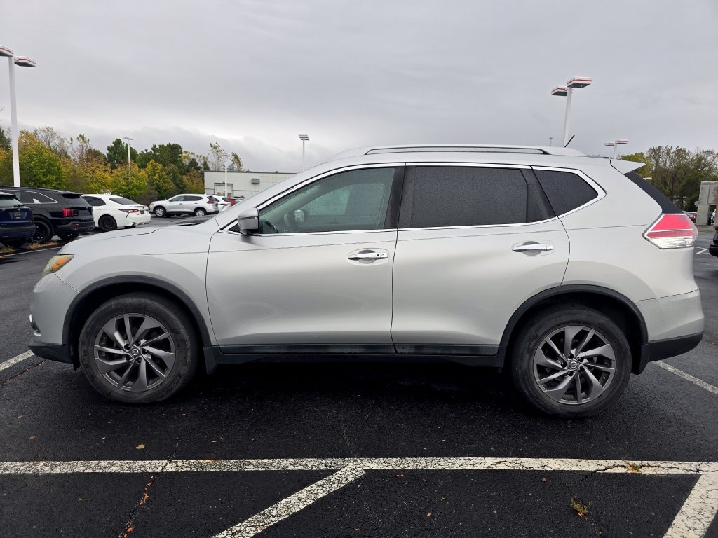 Used 2016 Nissan Rogue SL w/ SL Premium Package AWD/4WD image 4