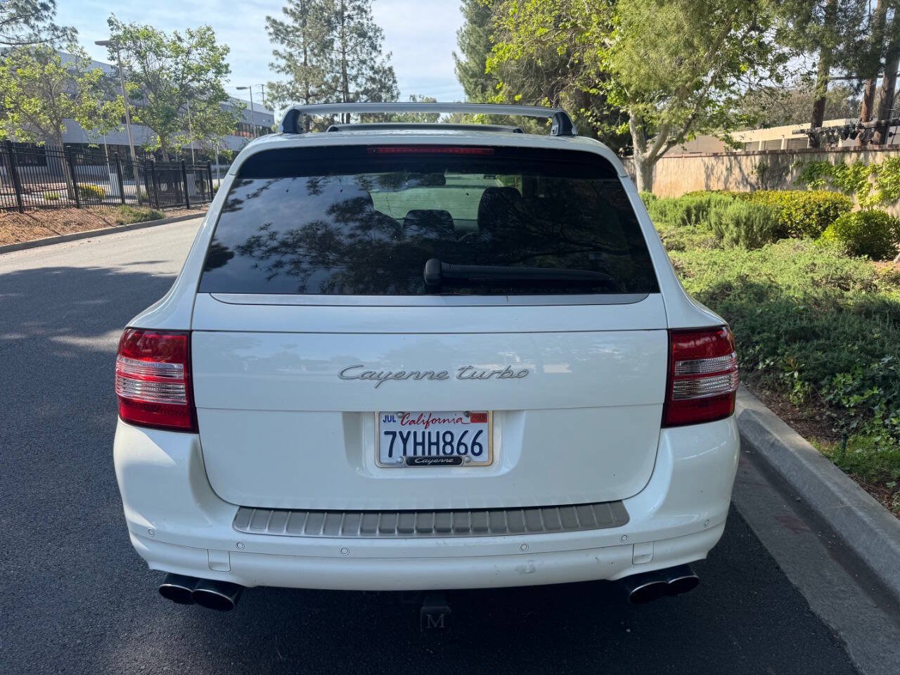 Used 2005 Porsche Cayenne Turbo AWD/4WD image 10