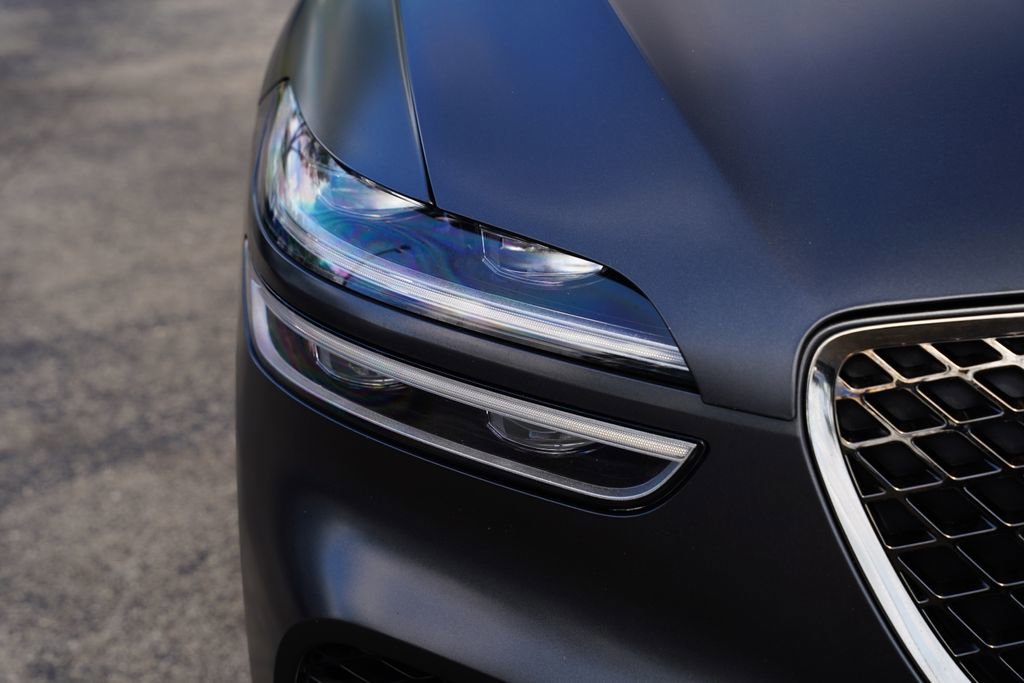 Used 2023 Genesis GV70 2.5T w/ Select Package image 3