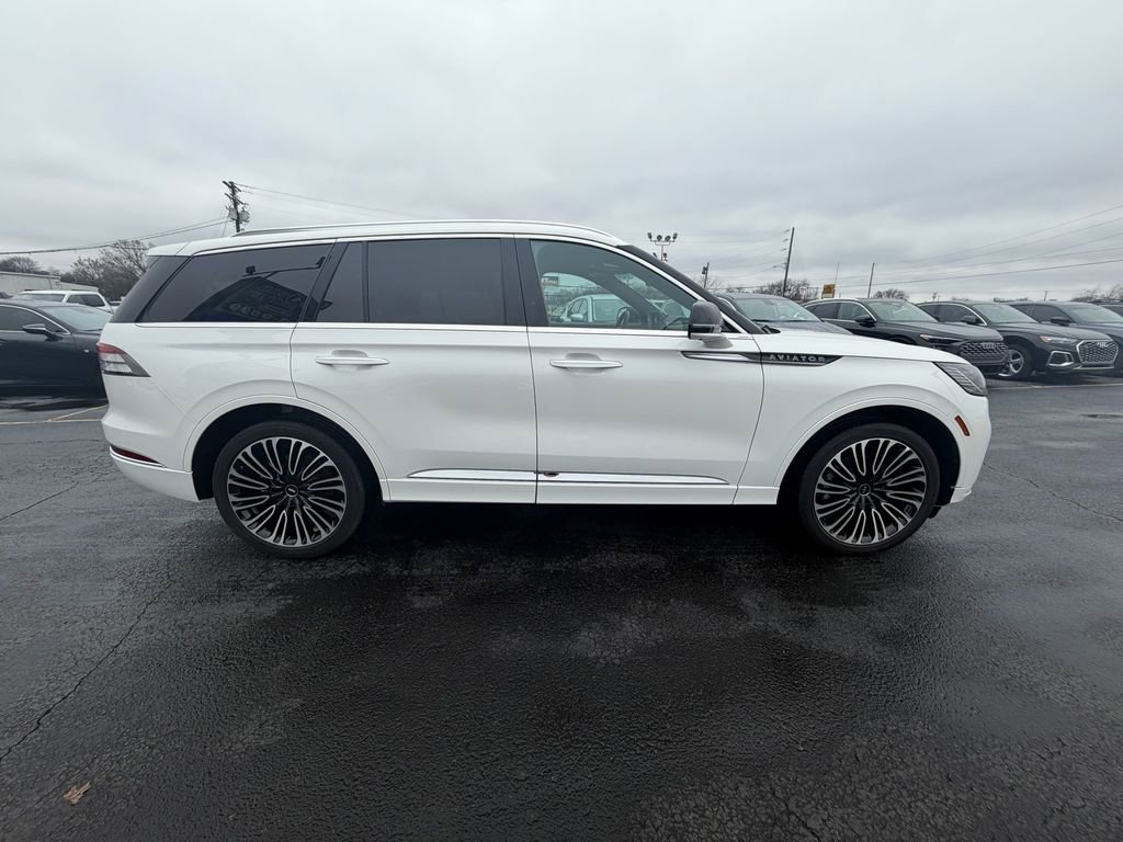 Used 2025 Lincoln Aviator Black Label image 2