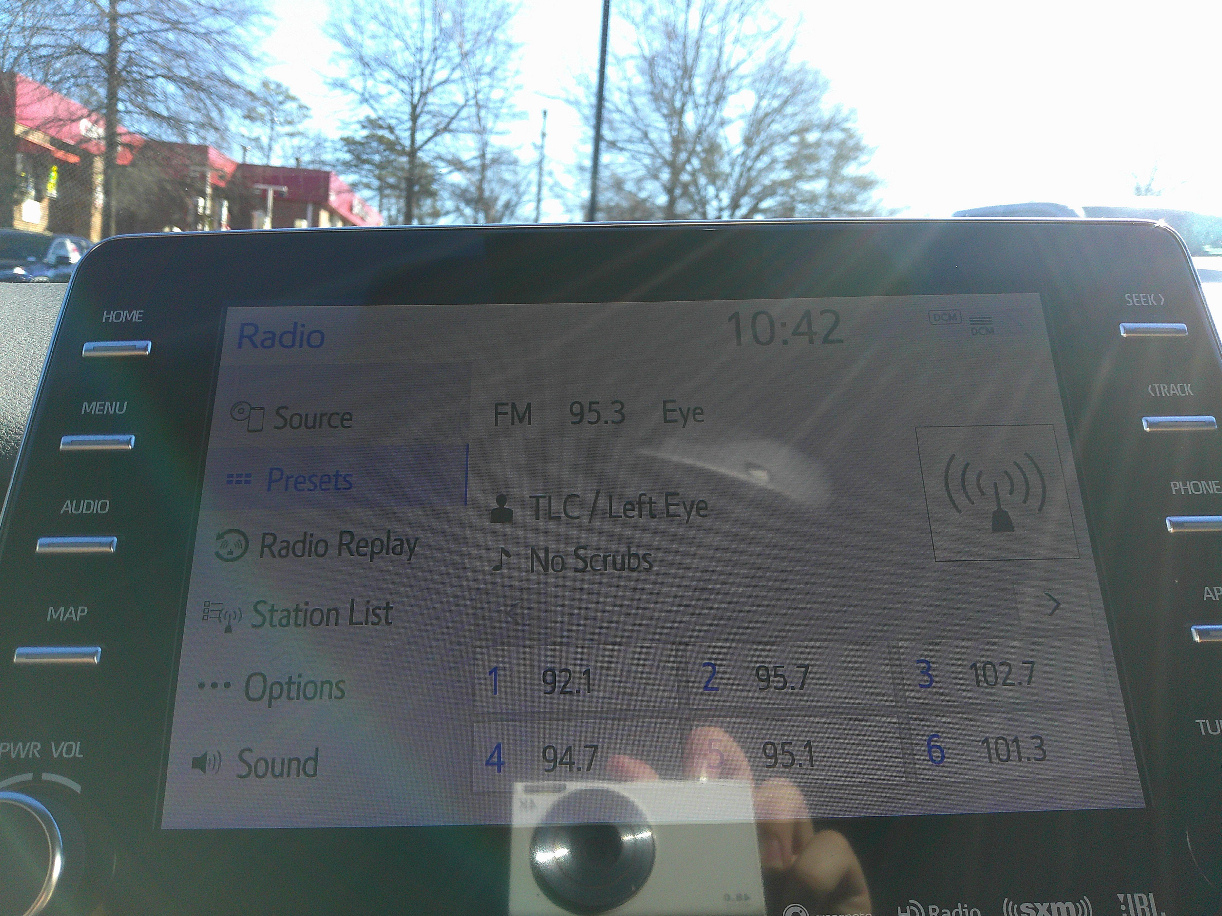 Used 2022 Toyota Avalon Limited image 24