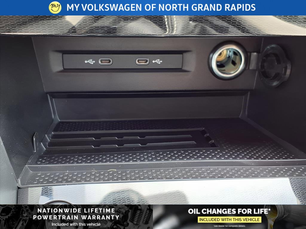 New 2025 Volkswagen Taos SE image 25