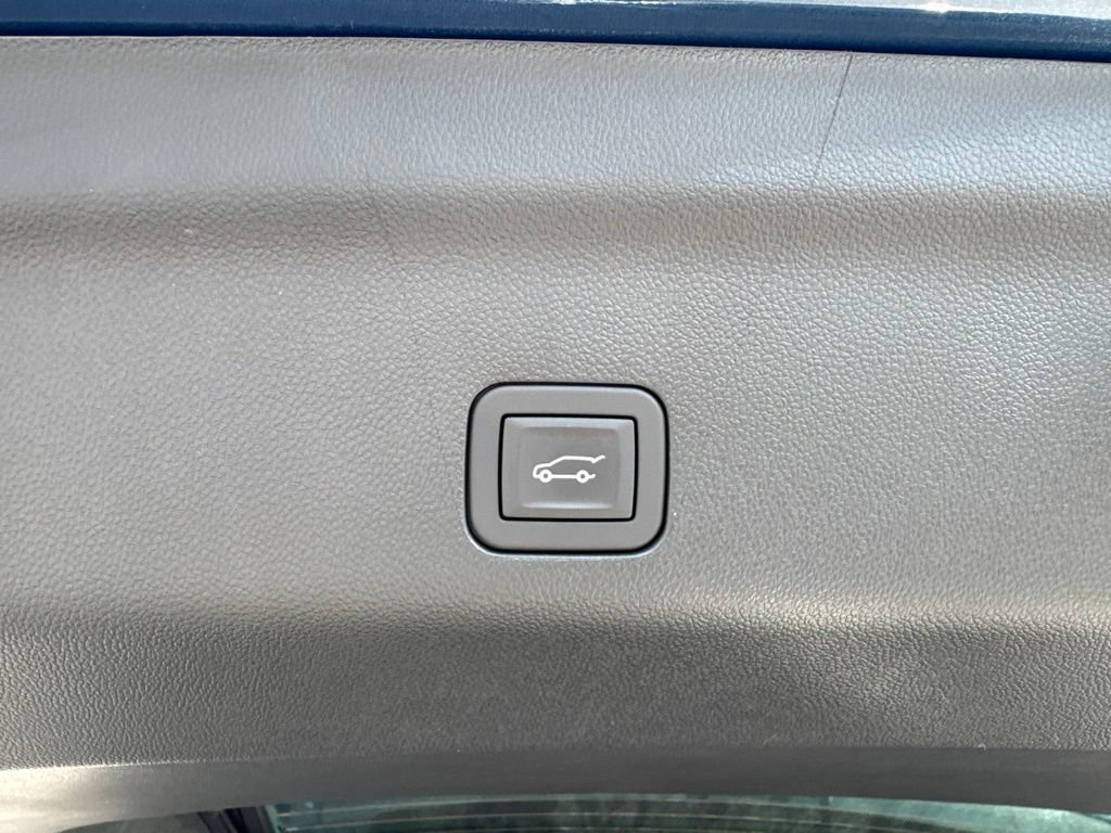 New 2026 Chevrolet Suburban LT AWD/4WD image 7