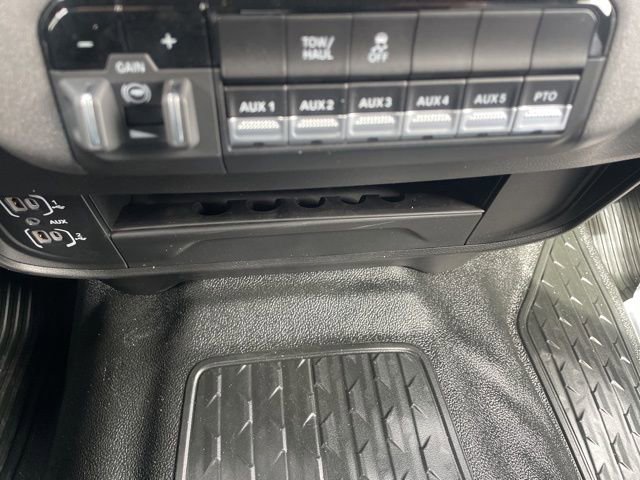 New 2026 RAM 3500 4x4 Crew Cab DRW image 28