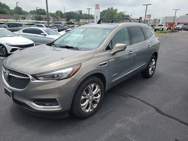Used 2018 Buick Enclave Avenir w/ Avenir Technology Package AWD/4WD image 3