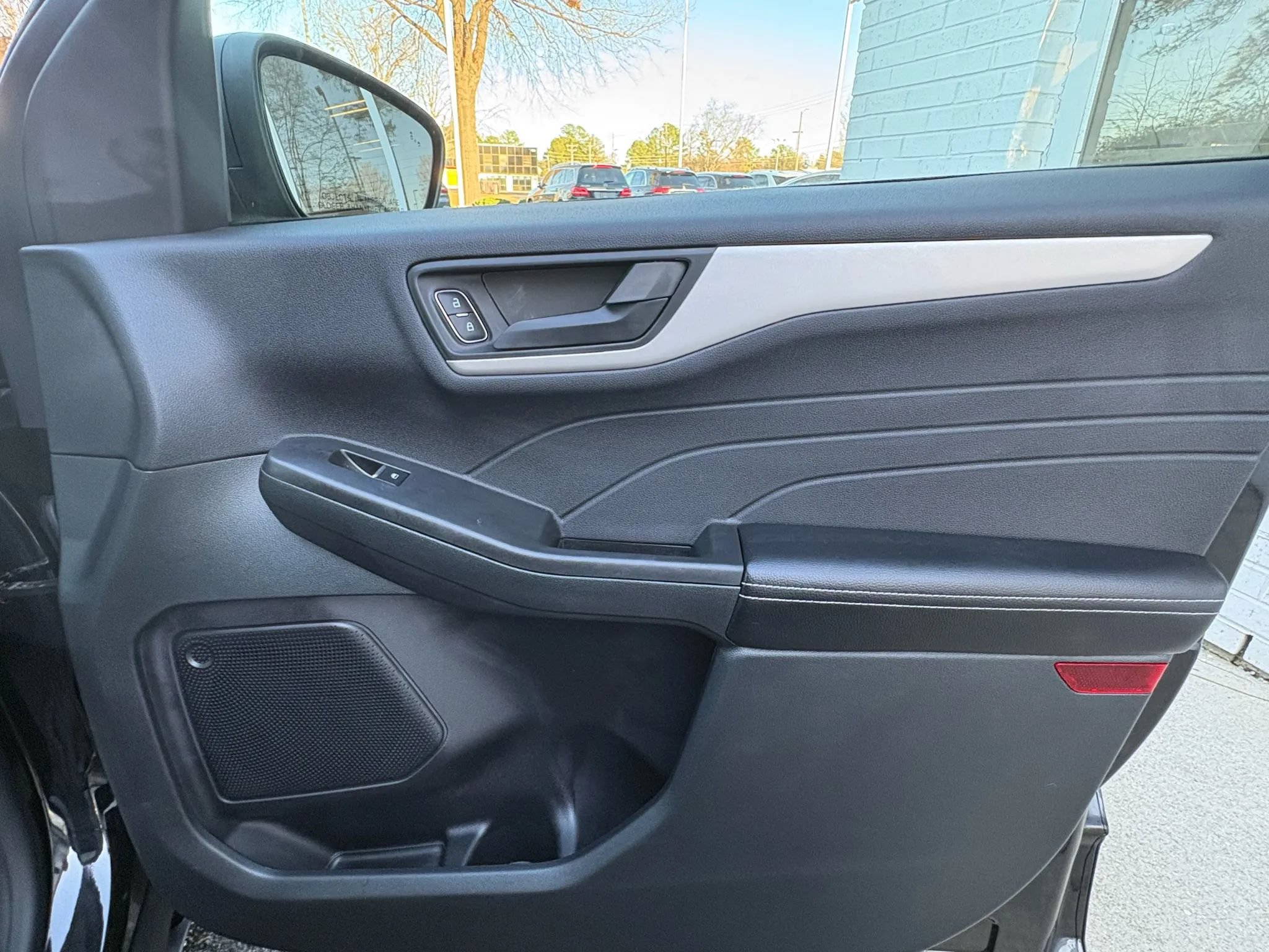 Used 2022 Ford Escape SE FWD image 11