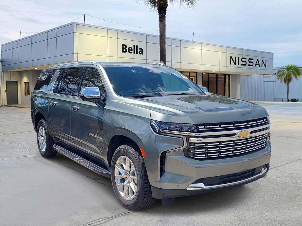 Used 2023 Chevrolet Suburban Premier image 2