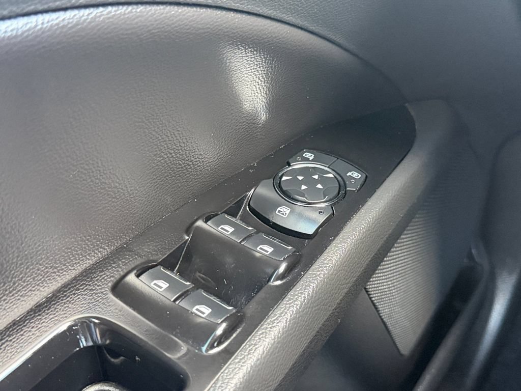 Used 2015 Ford Fusion SE w/ Equipment Group 202A FWD image 20
