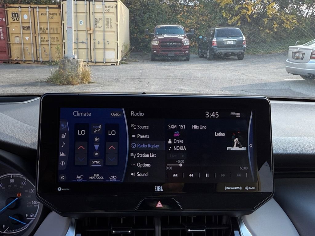 Used 2022 Toyota Venza Limited w/ Advanced Technology Package image 17