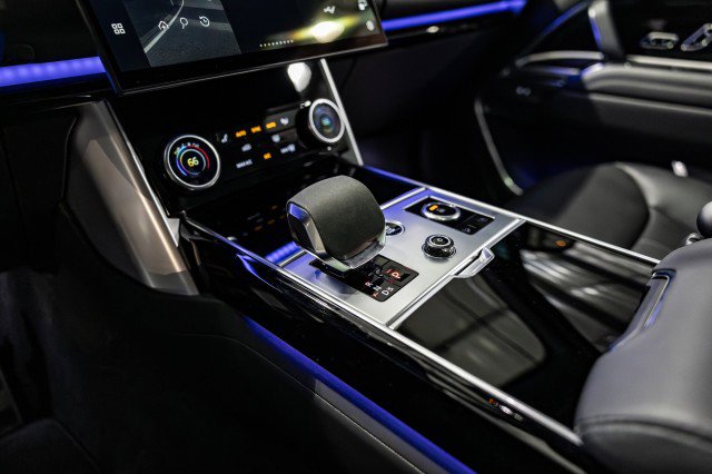Used 2023 Land Rover Range Rover SE image 22