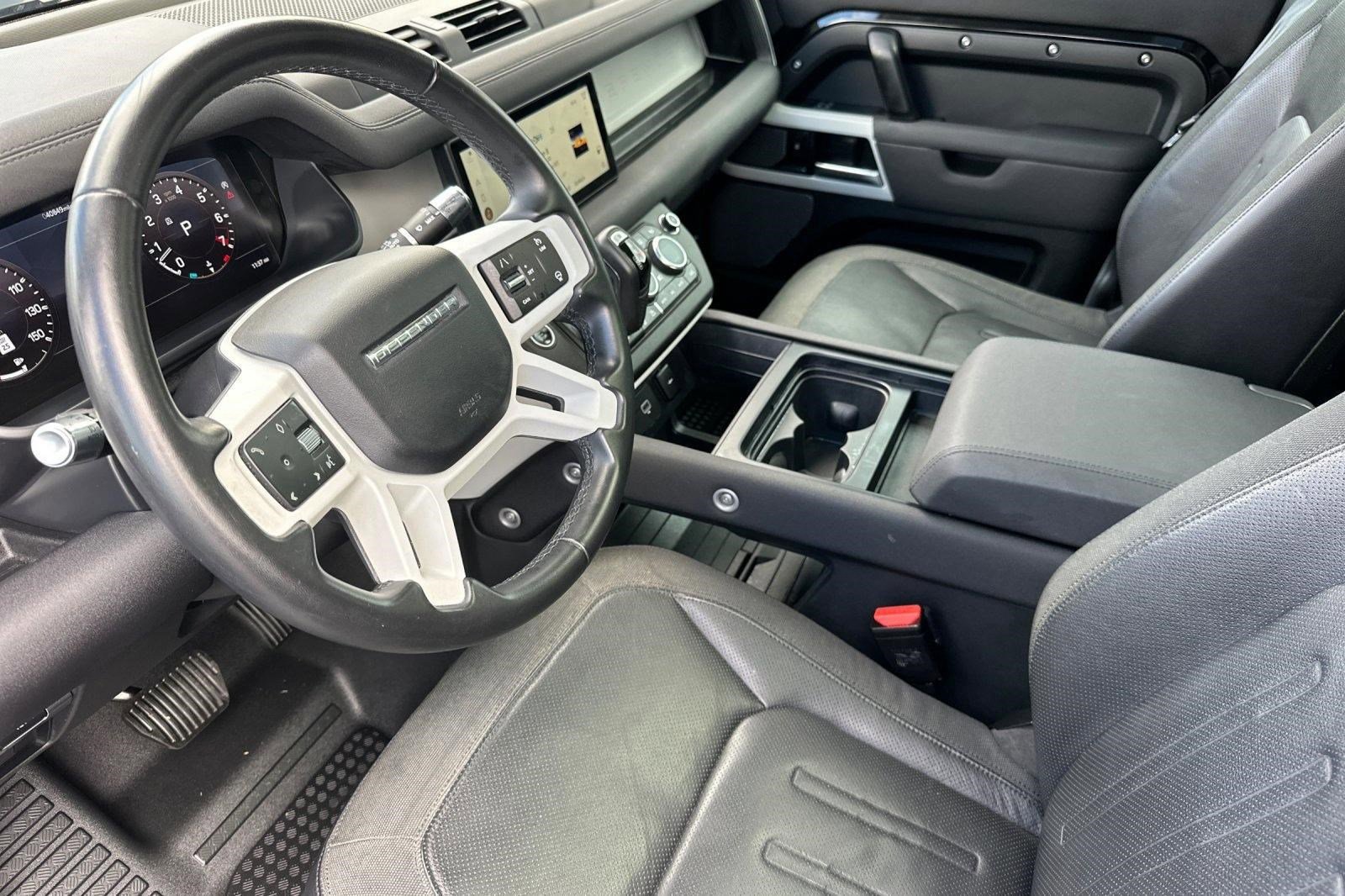 Used 2020 Land Rover Defender 110 SE image 4