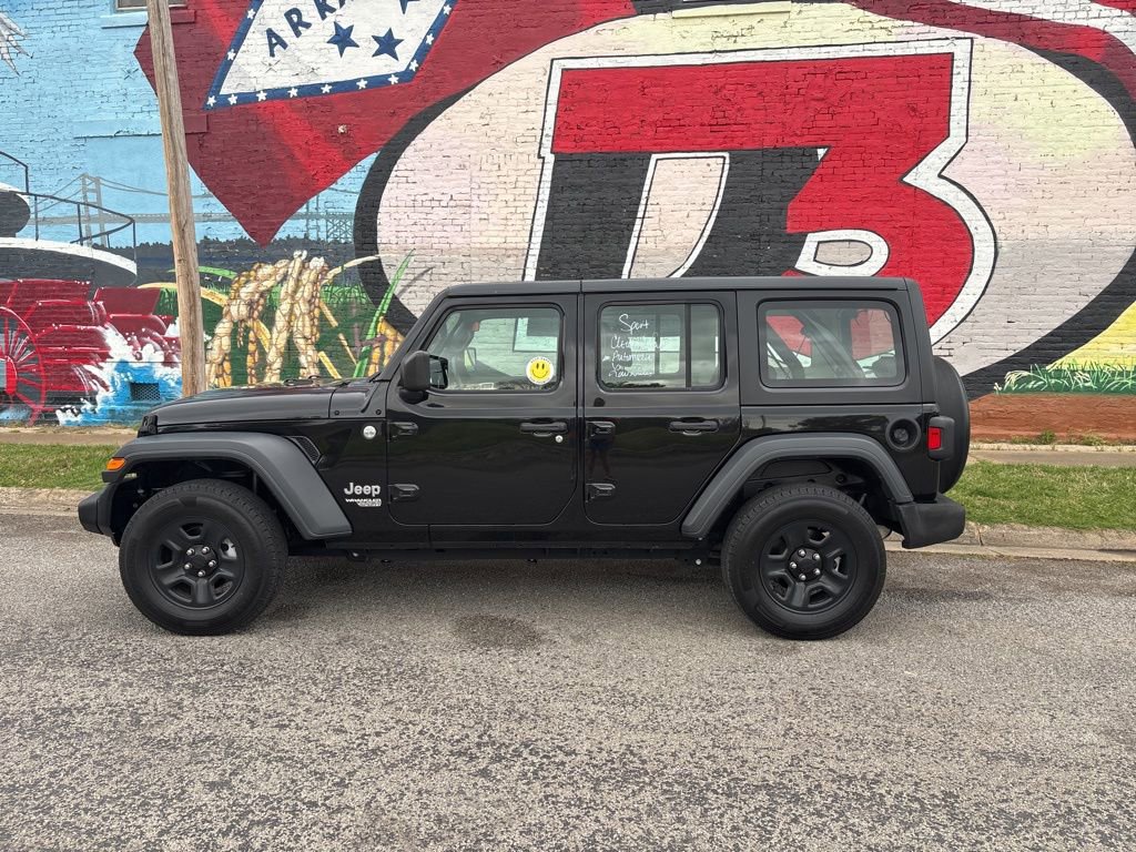 Used 2018 Jeep Wrangler Unlimited Sport AWD/4WD image 3