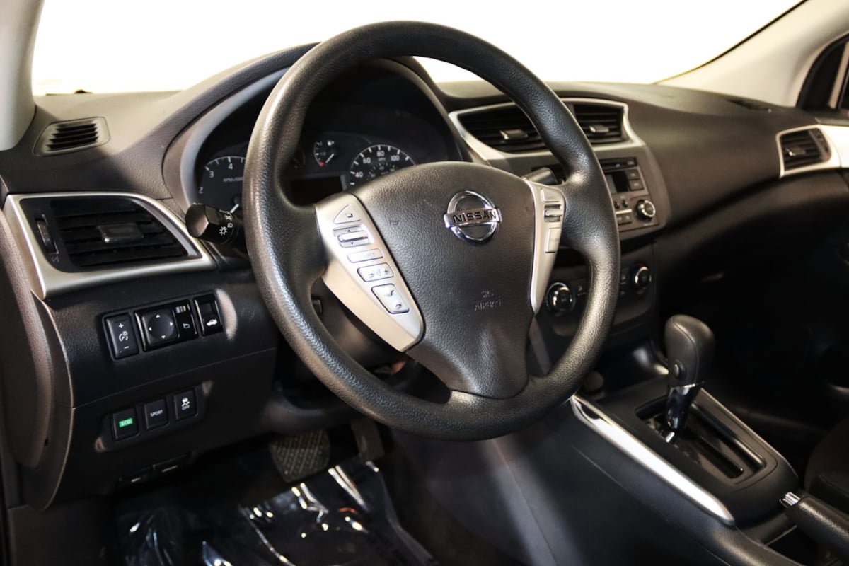 Used 2017 Nissan Sentra S FWD image 33