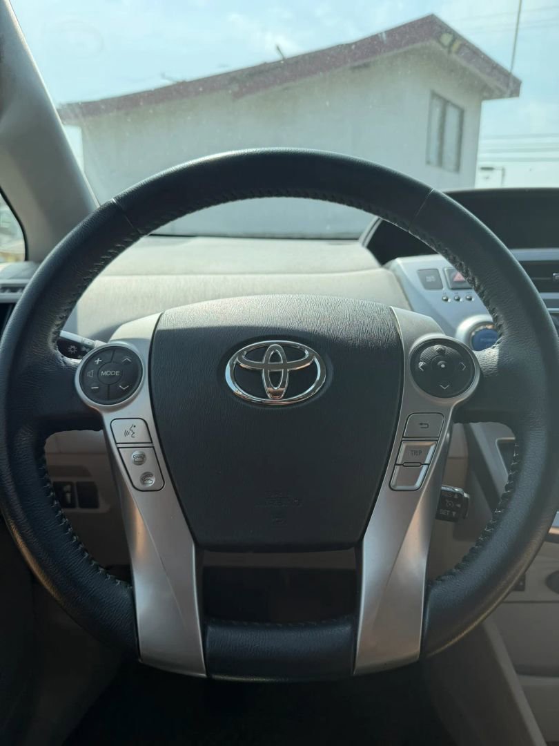 Used 2016 Toyota Prius V Five FWD image 20