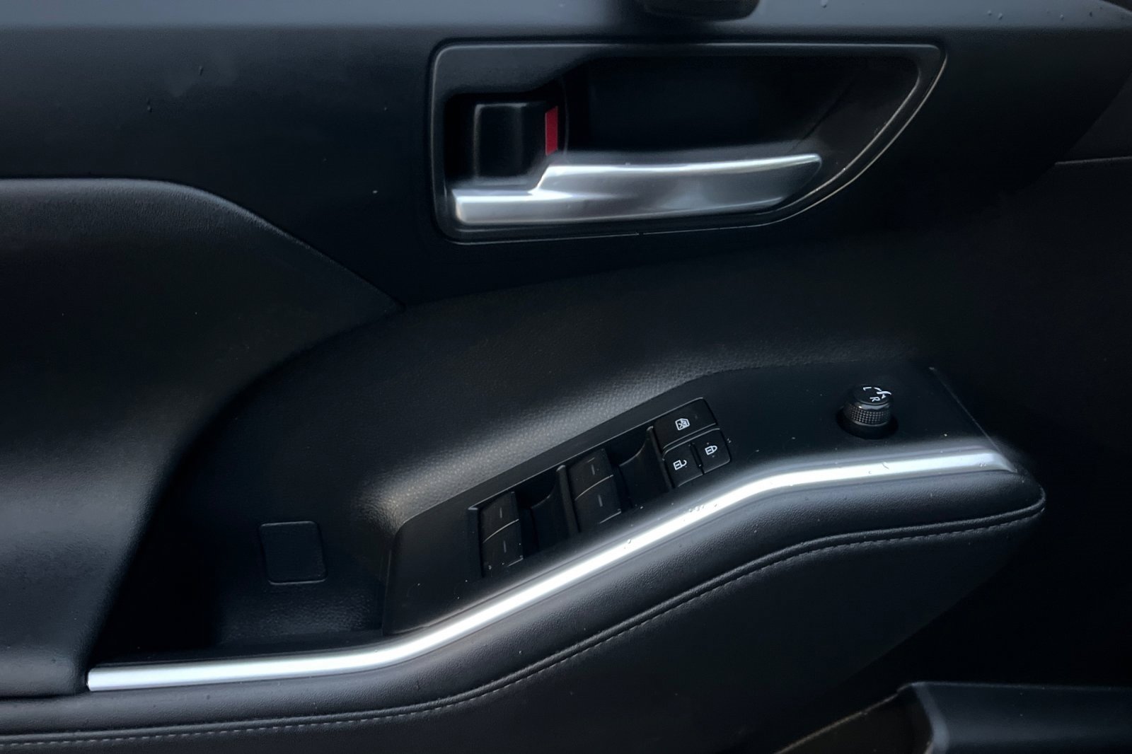 Used 2024 Toyota Highlander XLE image 8