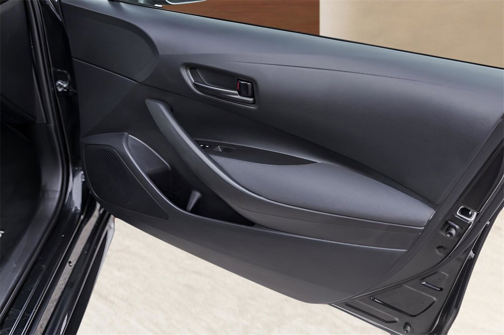 Used 2022 Toyota Corolla LE image 50