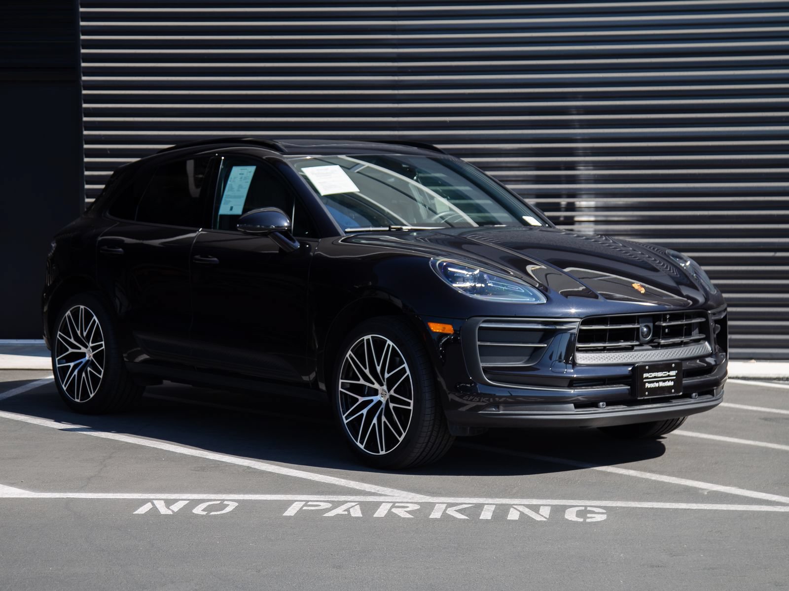 Certified 2026 Porsche Macan AWD/4WD image 9