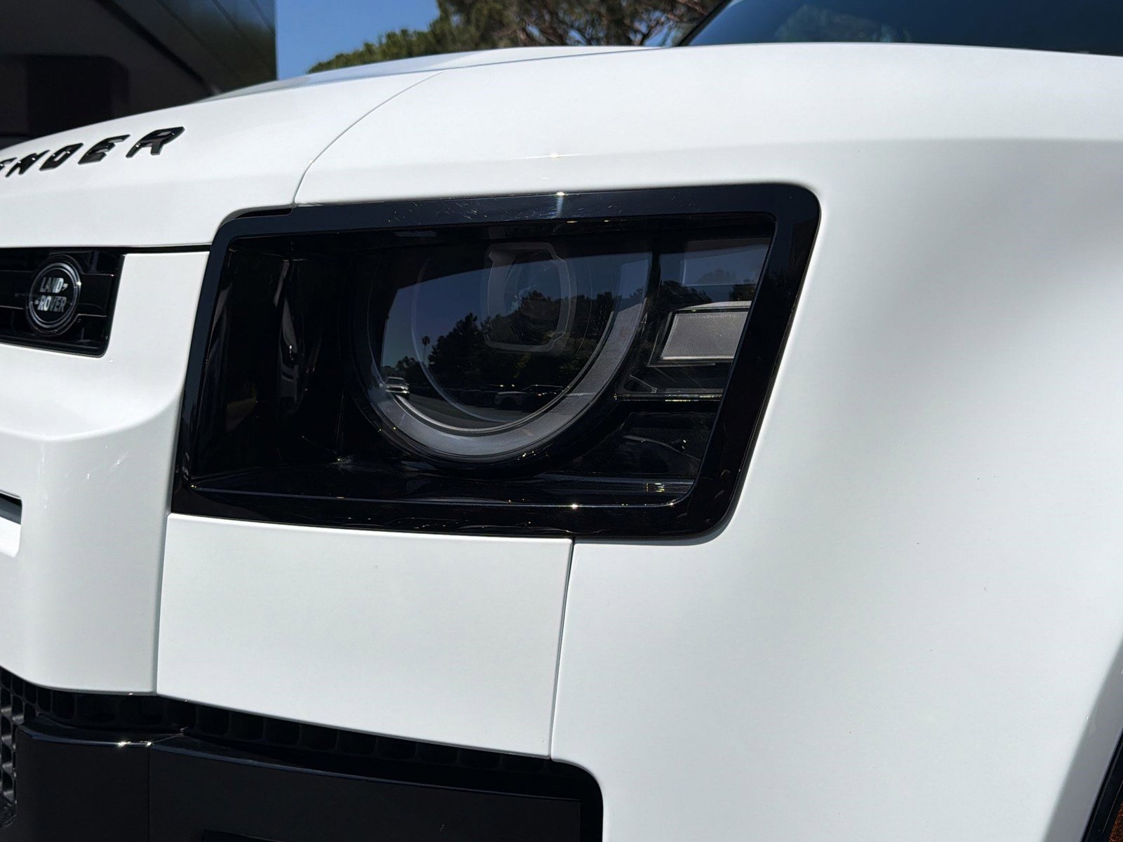 New 2026 Land Rover Defender 110 X-Dynamic SE AWD/4WD image 11