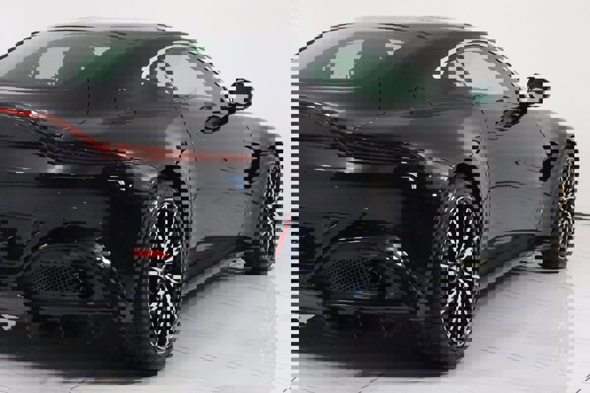 Used 2019 Aston Martin V8 Vantage Coupe image 38