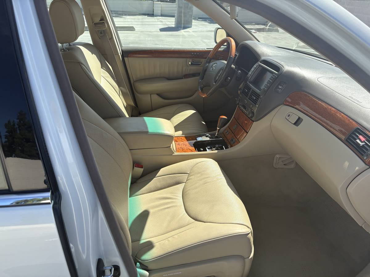 Used 2005 Lexus LS 430 image 28