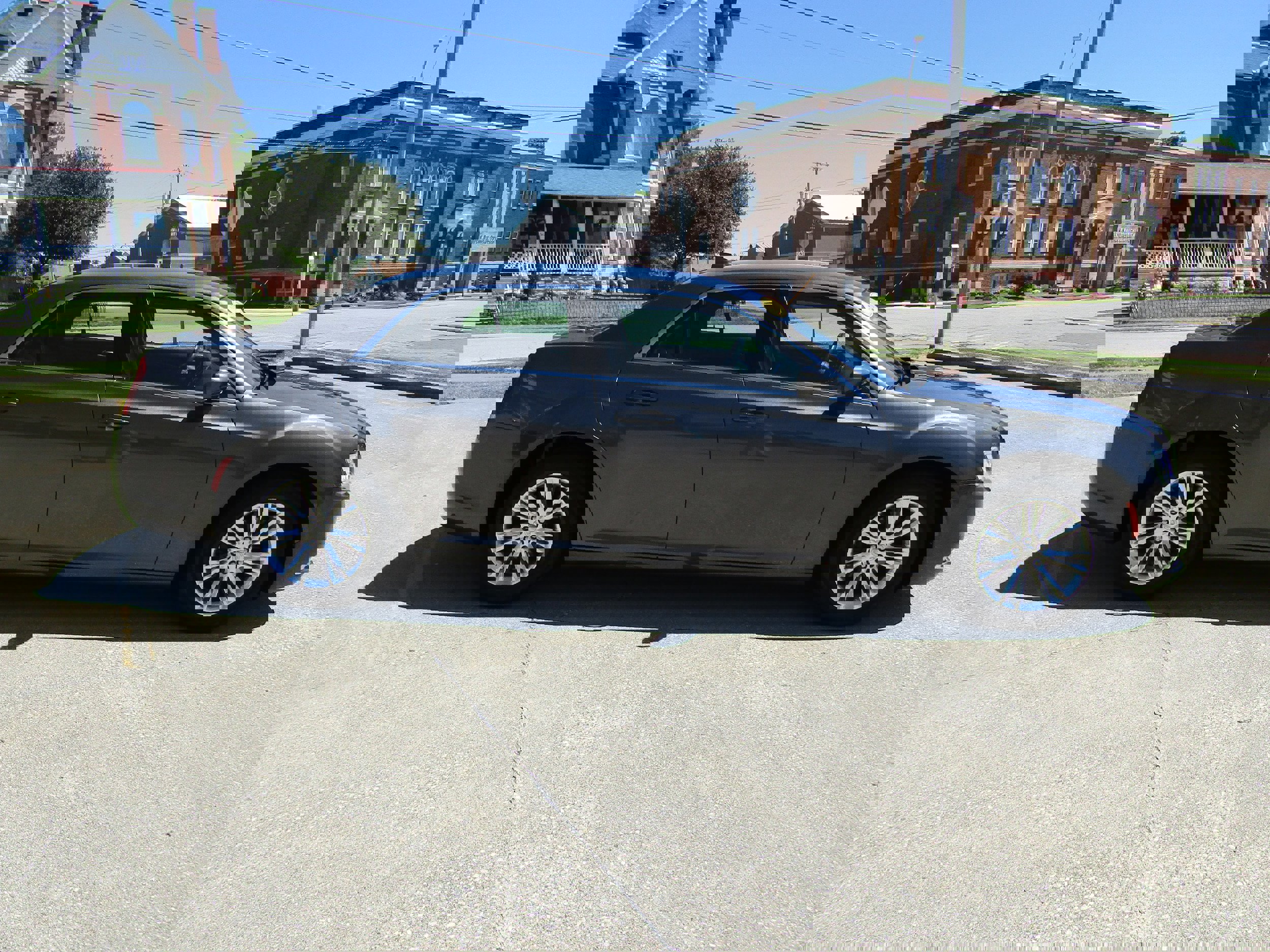 Used 2018 Chrysler 300 Touring w/ Driver Convenience Group video 2