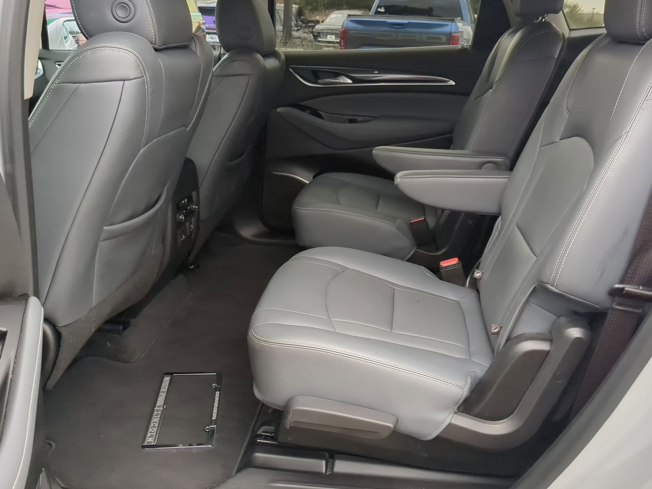 Used 2020 Buick Enclave Essence w/ Sound and Sites Package image 21