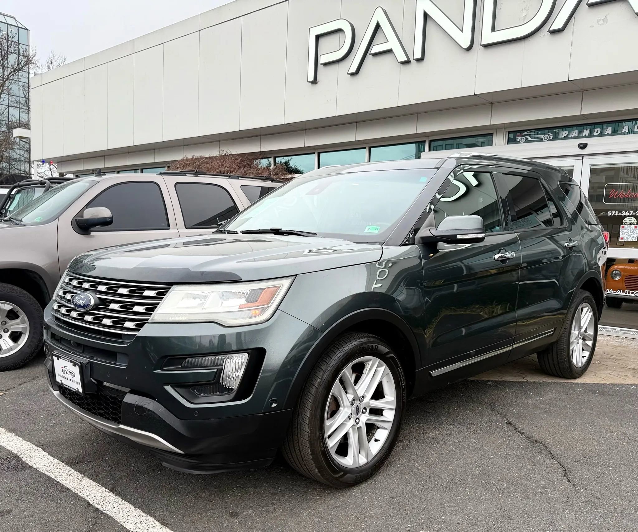 Used 2016 Ford Explorer Limited w/ Equipment Group 301A image 3