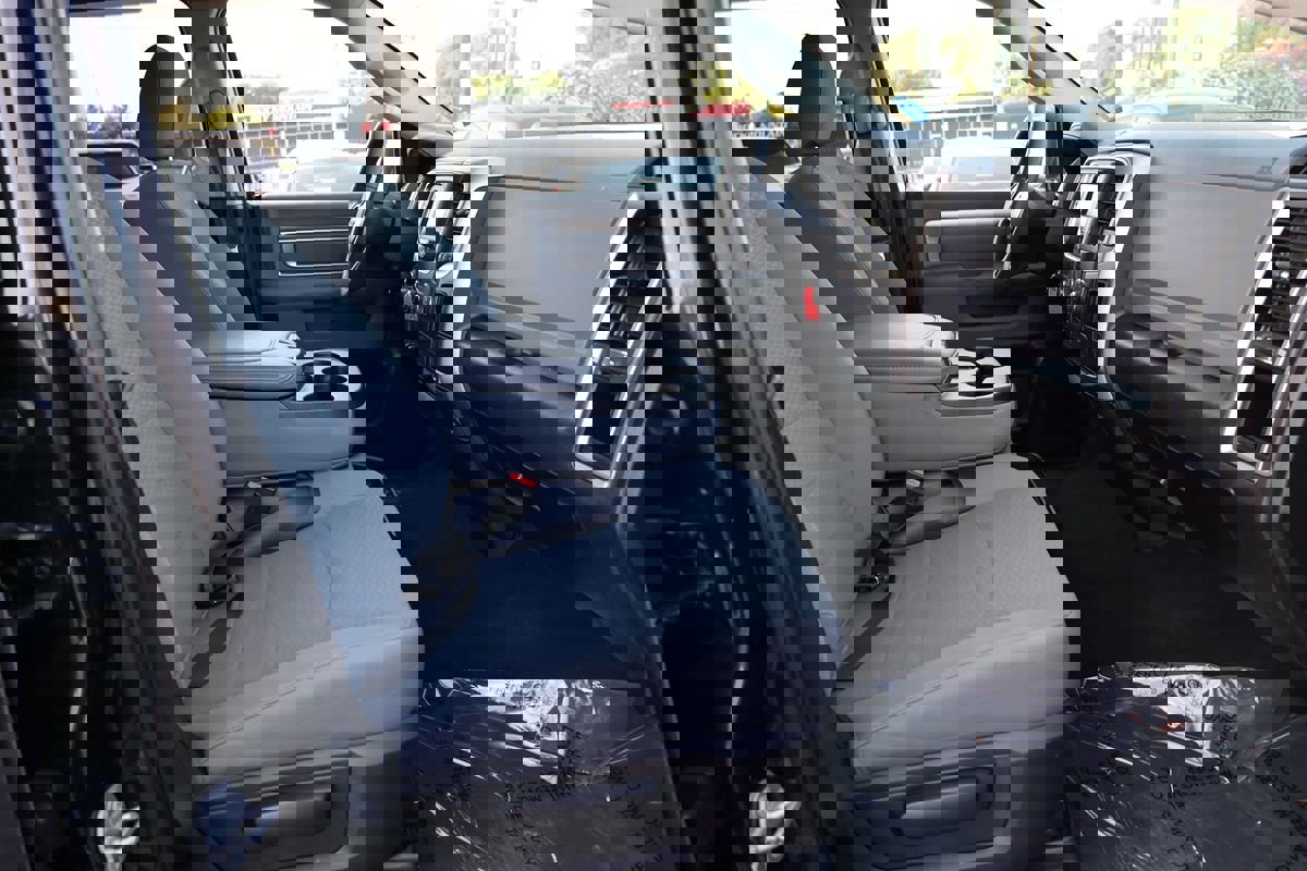 Used 2019 RAM 1500 Classic SLT image 16