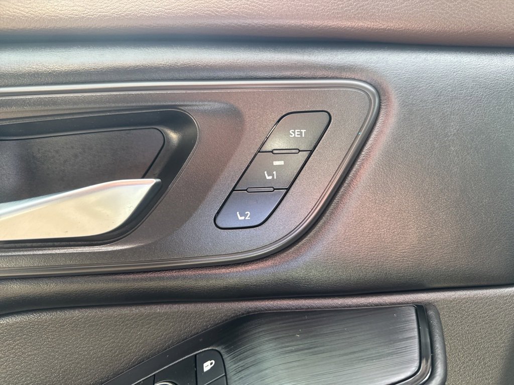 Used 2022 Nissan Rogue SL w/ SL Premium Package image 26