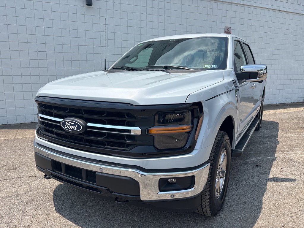 New 2025 Ford F150 XLT w/ Equipment Group 302A MID