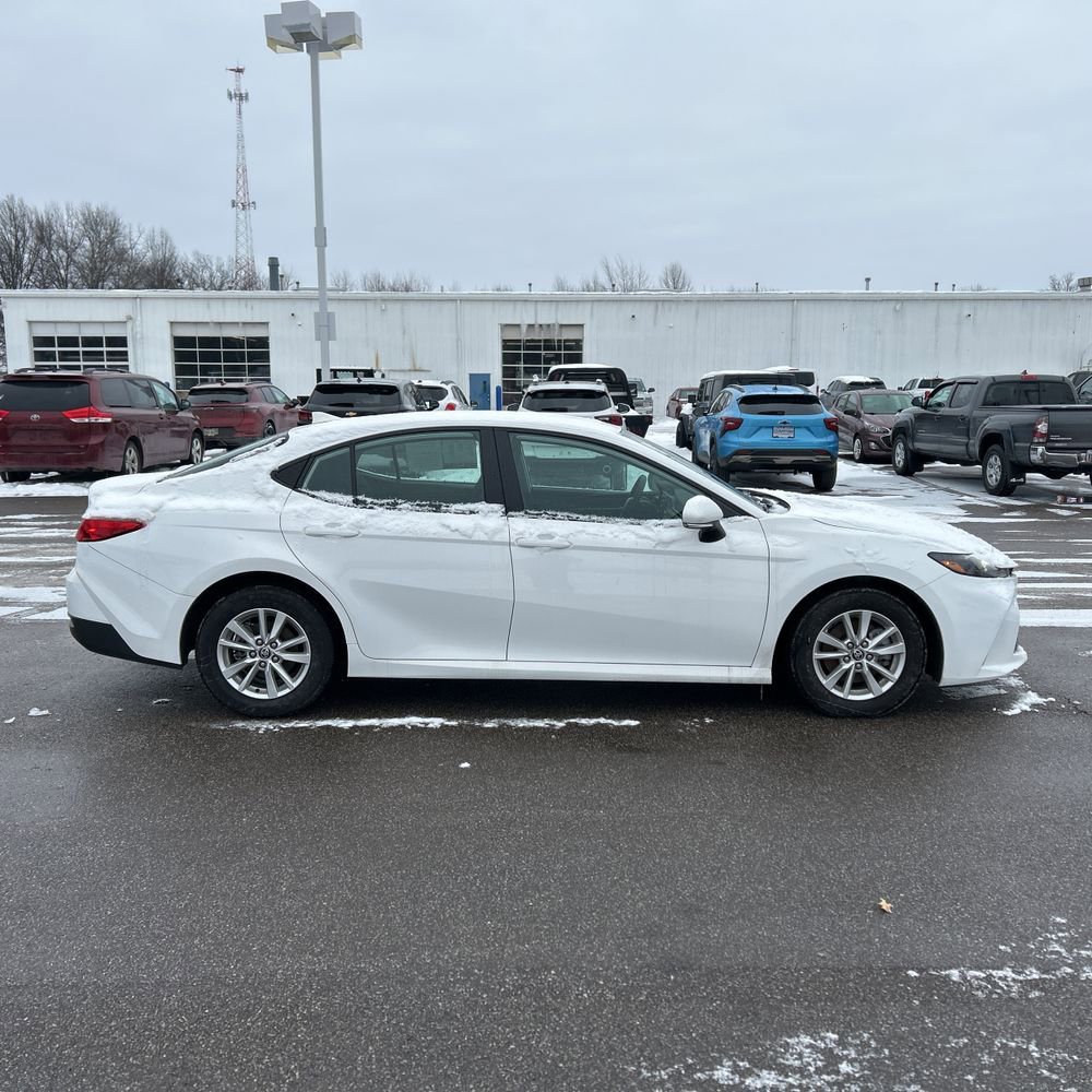 Used 2025 Toyota Camry LE image 14