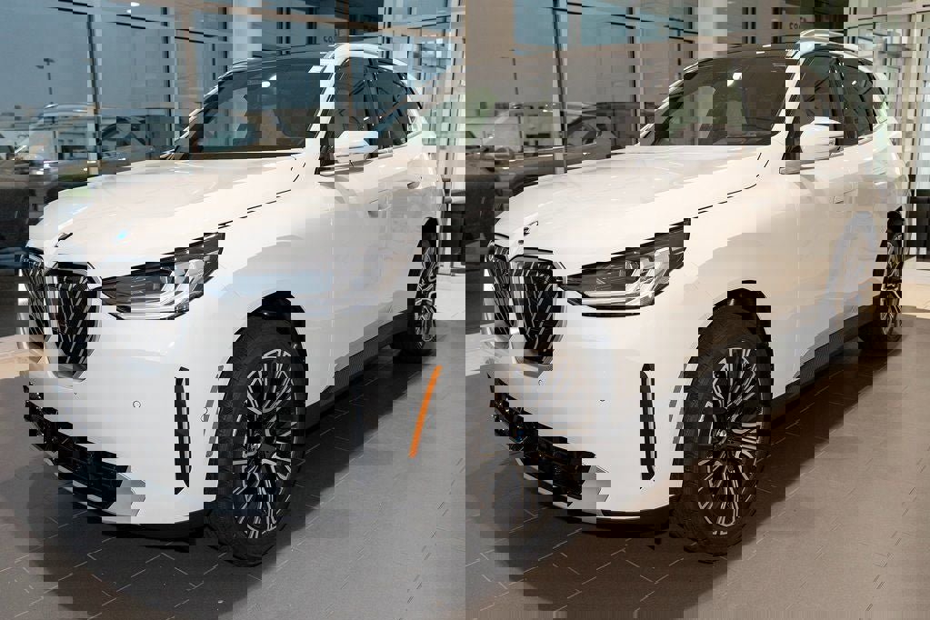 Used 2025 BMW X3 xDrive30i w/ Premium Package image 3