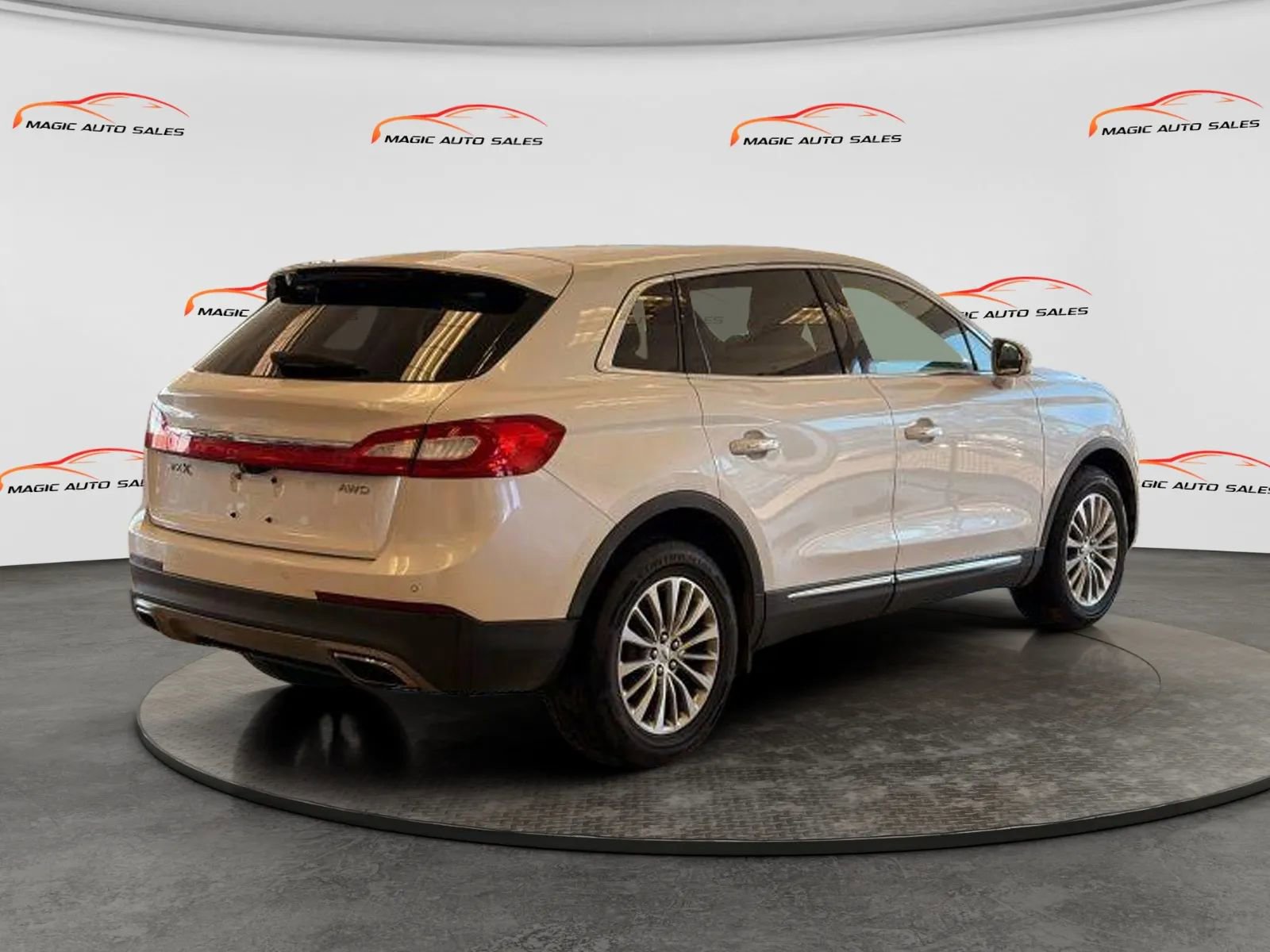 Used 2017 Lincoln MKX Select w/ Select Plus Package image 5