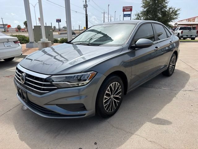 Used 2019 Volkswagen Jetta SE w/ Cold Weather Package FWD image 2