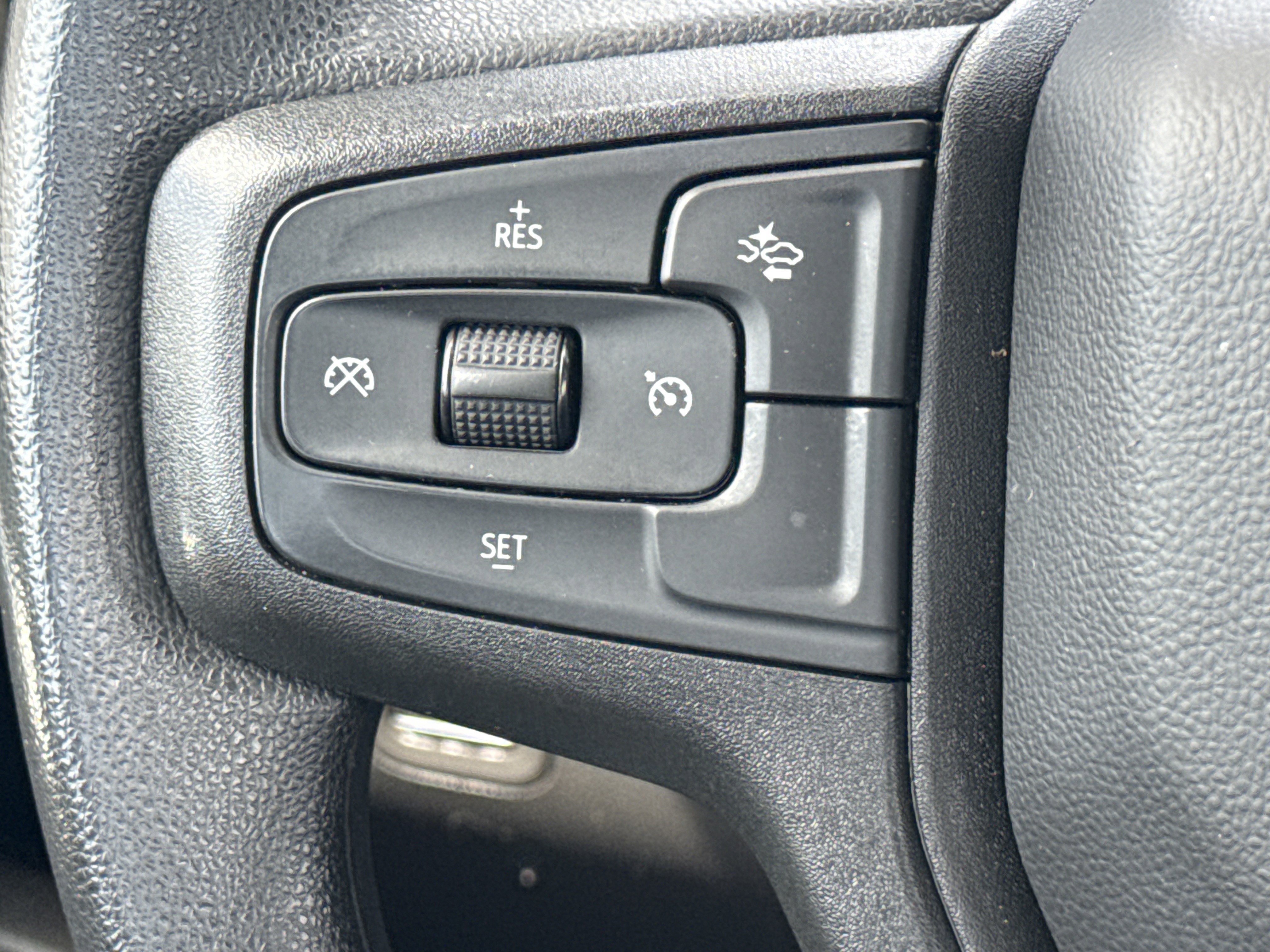 Used 2025 Chevrolet Silverado 1500 W/T RWD image 19